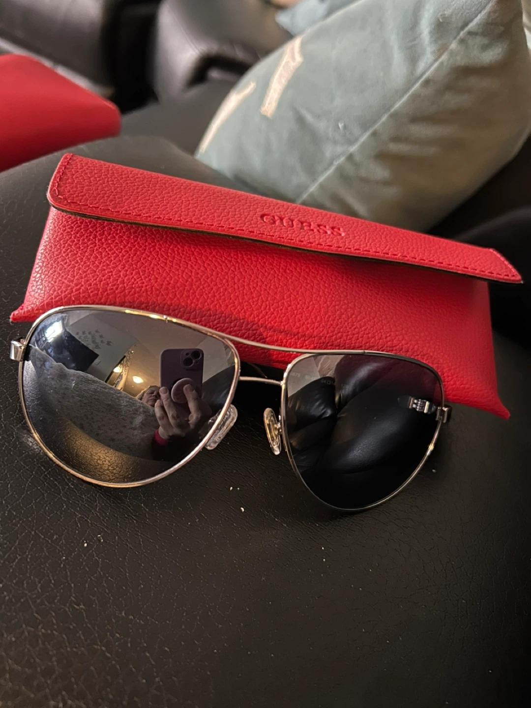 GUESS Aviator Sunglasses with Red Case - photo 2