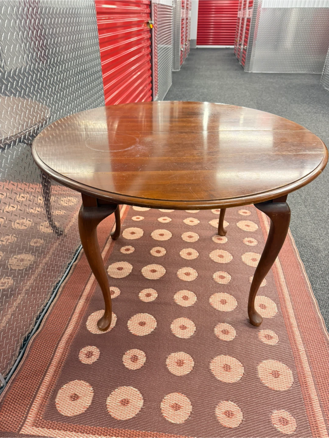 Wooden Round Dining Table with Cabriole Legs - photo 3