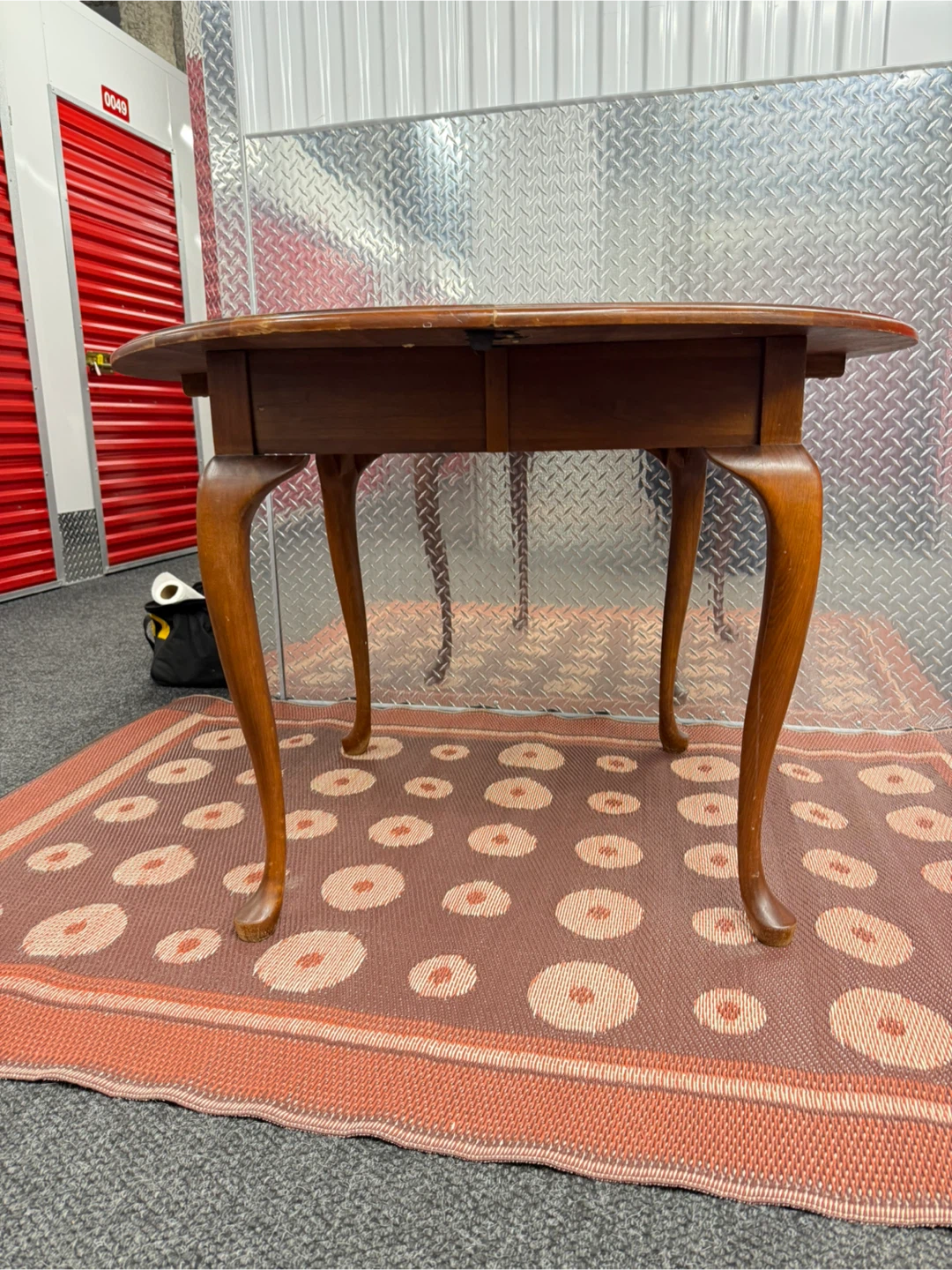 Wooden Round Dining Table with Cabriole Legs - photo 5