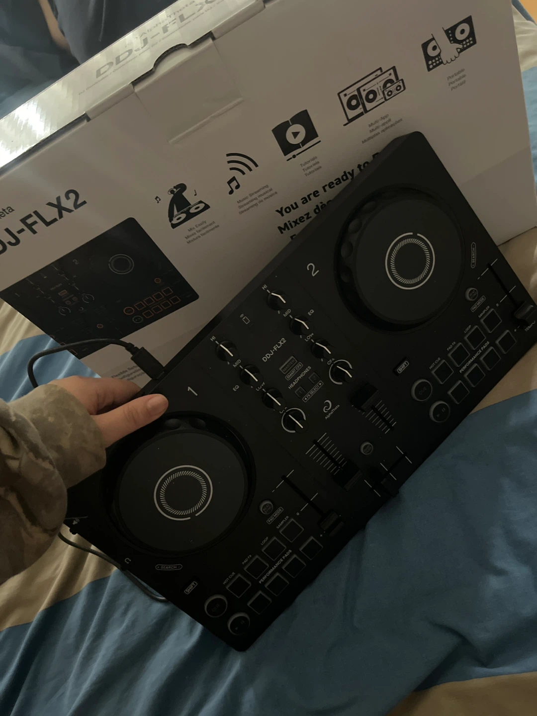 AlphaTheta DDJ-FLX2 DJ Controller - photo 5