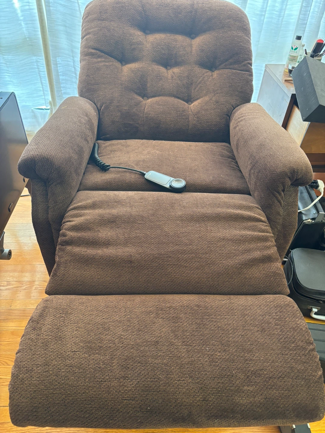 Brown Recliner Chair with Lift Assist - photo 2