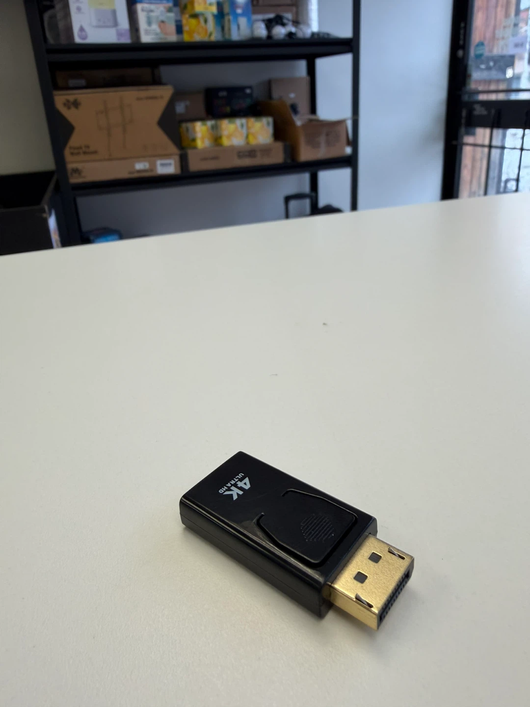 4K Ultra HD DisplayPort to HDMI Adapter - photo 3