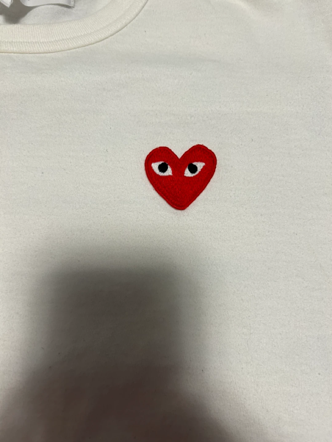 Garçons PLAY White T-Shirt with Red Heart Logo - Size L - photo 3