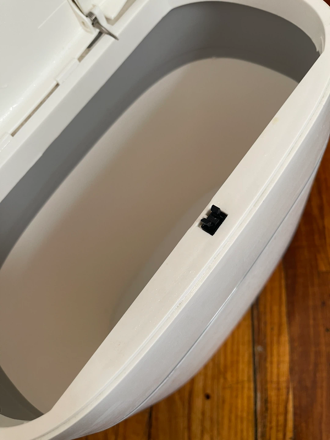White middle size Trash Can . - photo 3