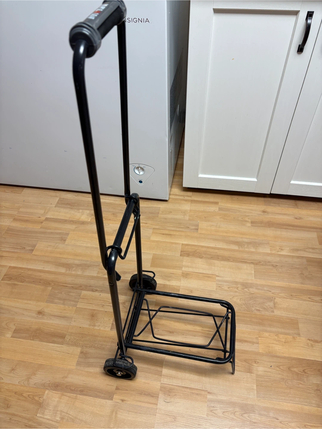 Maple Leaf Folding Luggage Cart - photo 2