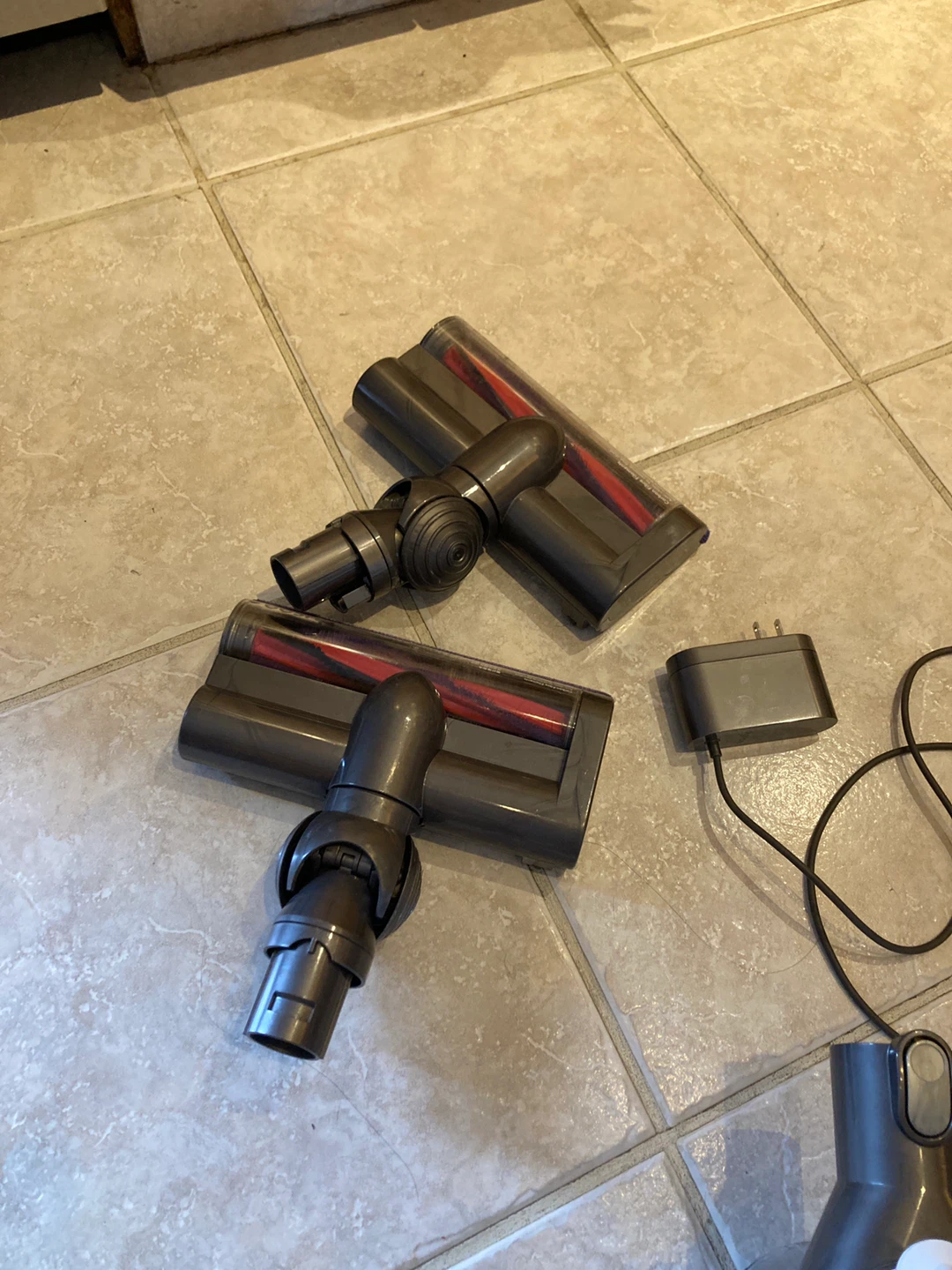 Dyson cordless vac (for parts) - photo 5