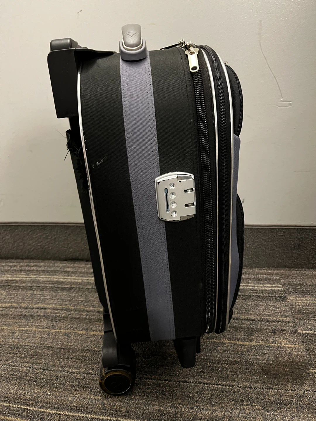 Airborn Black and Grey Rolling Suitcase (small) - photo 2