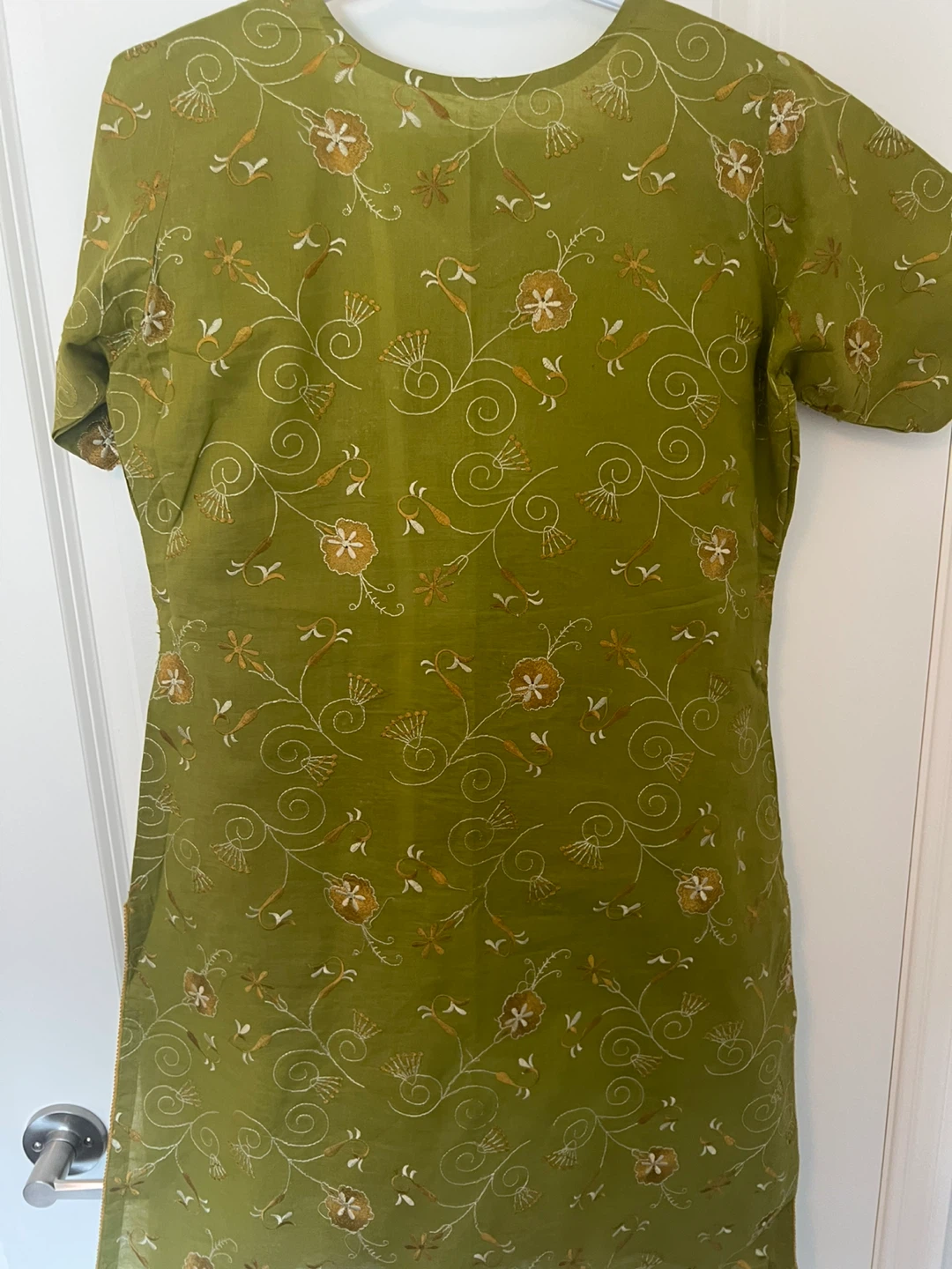 Green Embroidered Kurti with Pants - photo 4