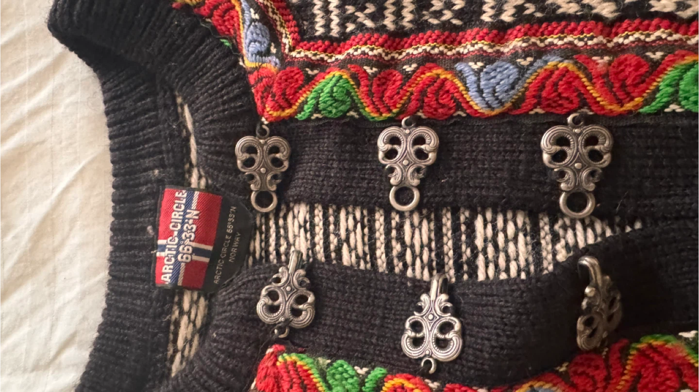 Arctic Circle Norwegian Style Sweater with Clasps - photo 2
