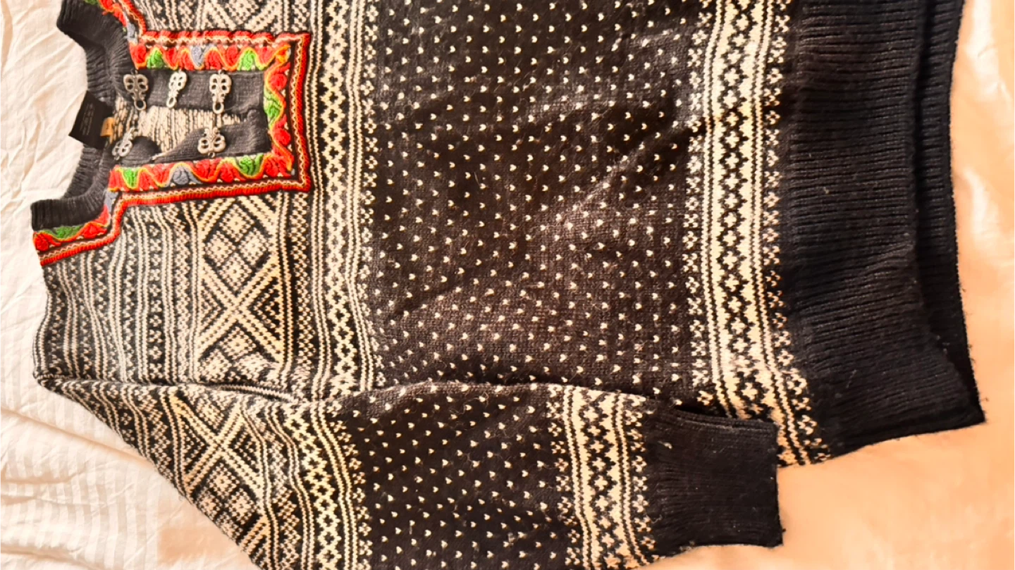Arctic Circle Norwegian Style Sweater with Clasps - photo 3