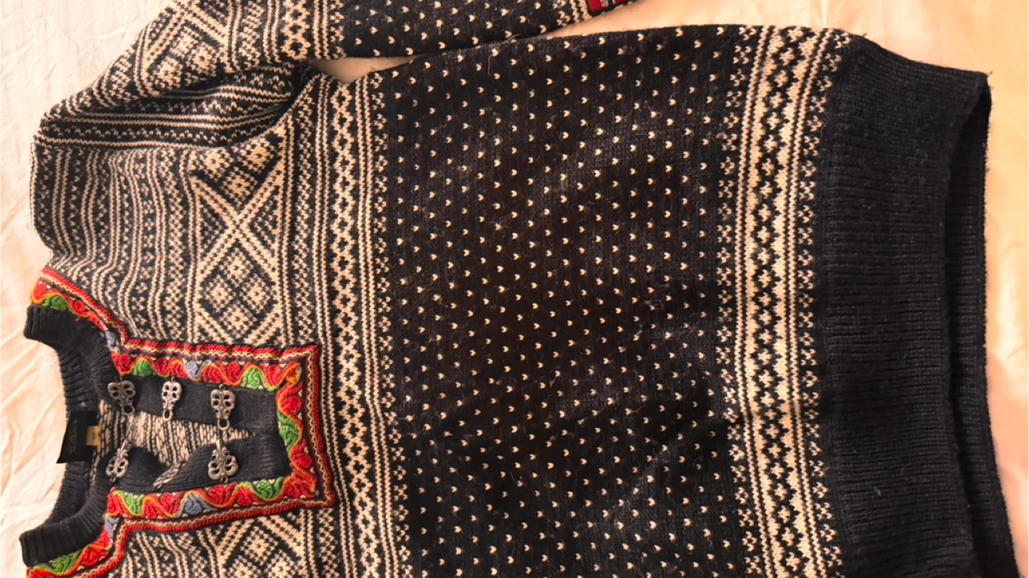 Arctic Circle Norwegian Style Sweater with Clasps - photo 4