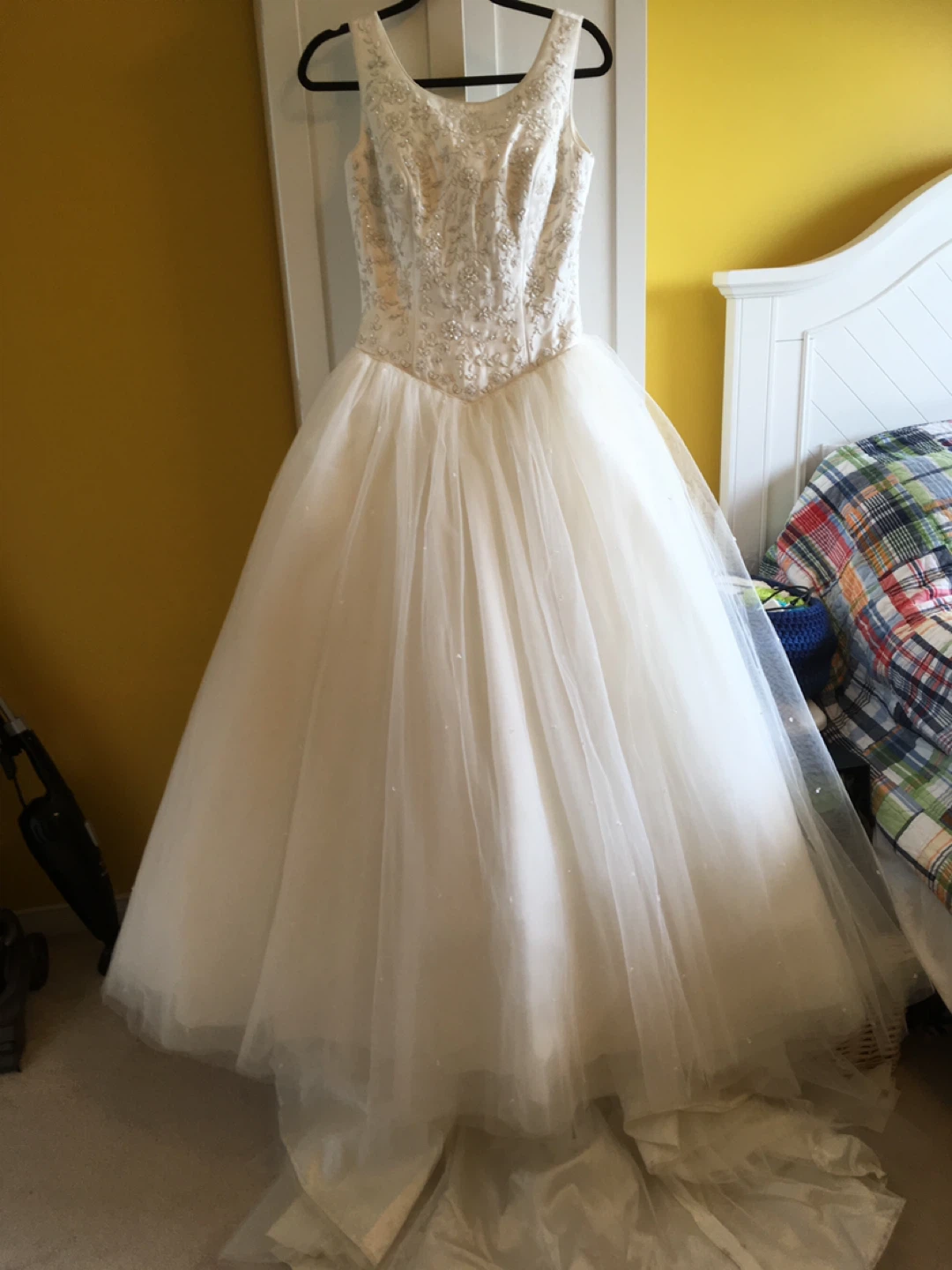 White Beaded Princess Wedding Dress tulle skirt - photo 2