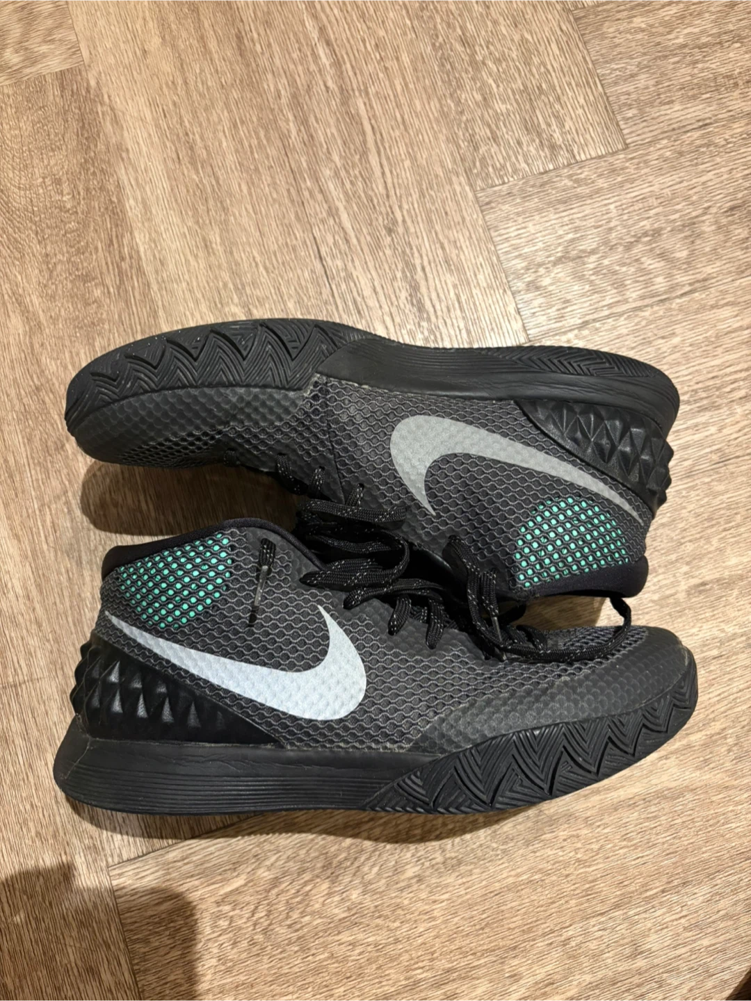 Nike Kyrie 1s Driveway