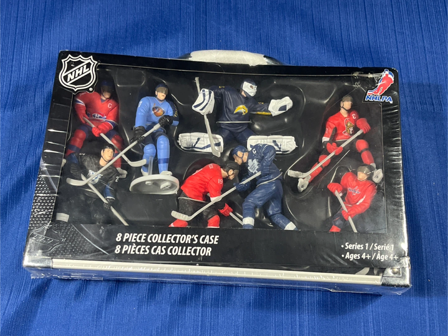 NHL 8 Piece Collector's Case Action Figures