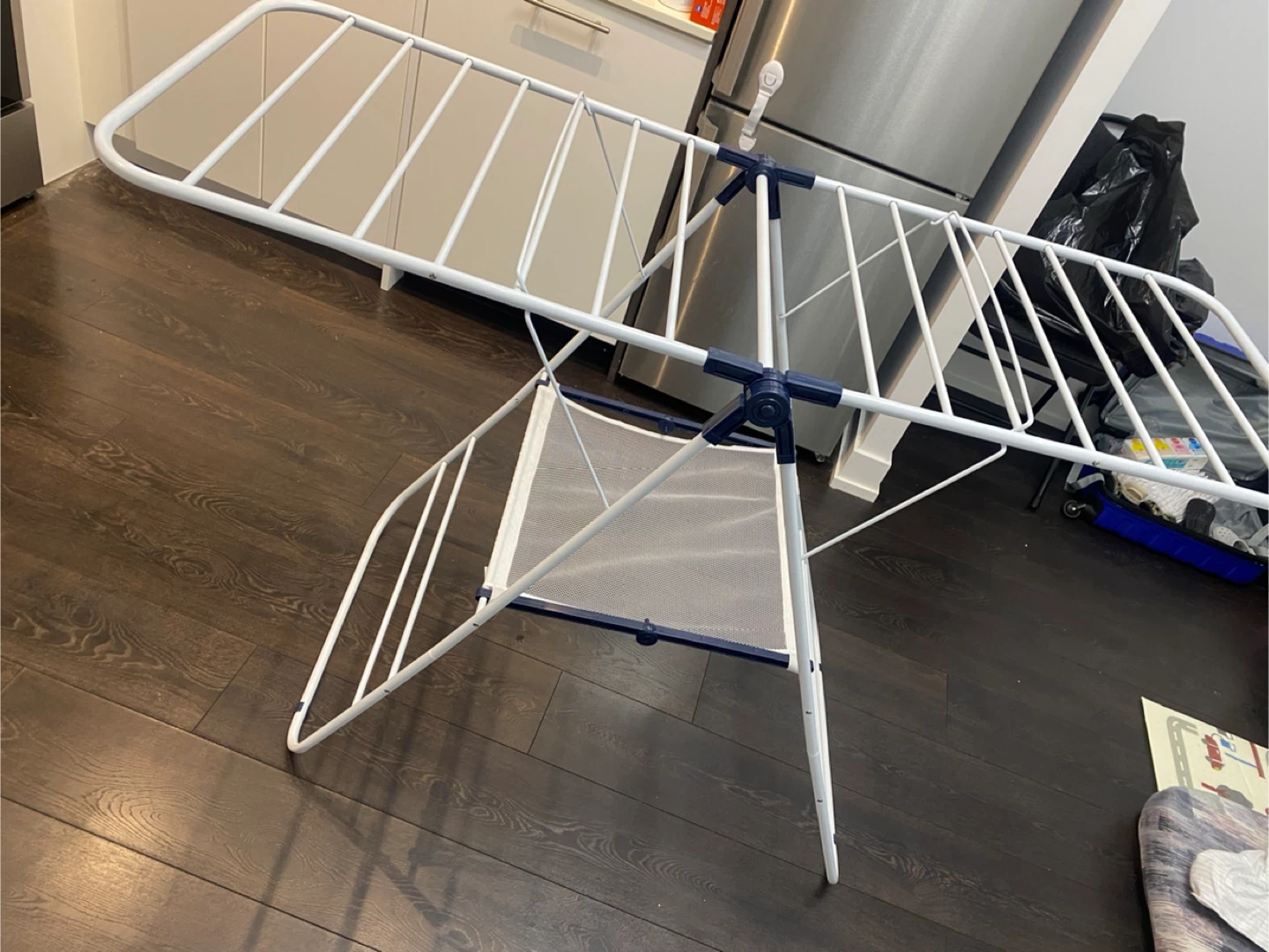 White Metal Clothes Drying Rack
