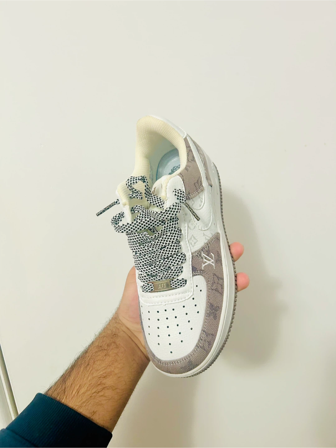 2 Pairs Sneakers for Sale – Sizes 7.5 & 8.5 - photo 2