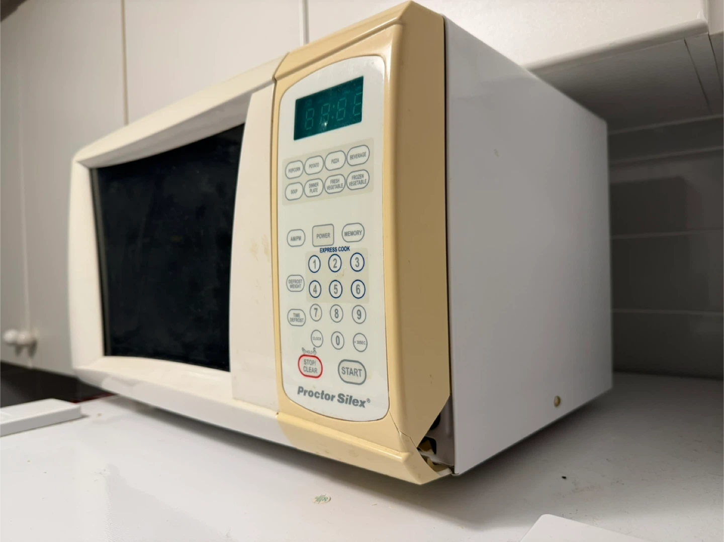Proctor Silex Microwave – Works but Keypad Sticking - photo 4