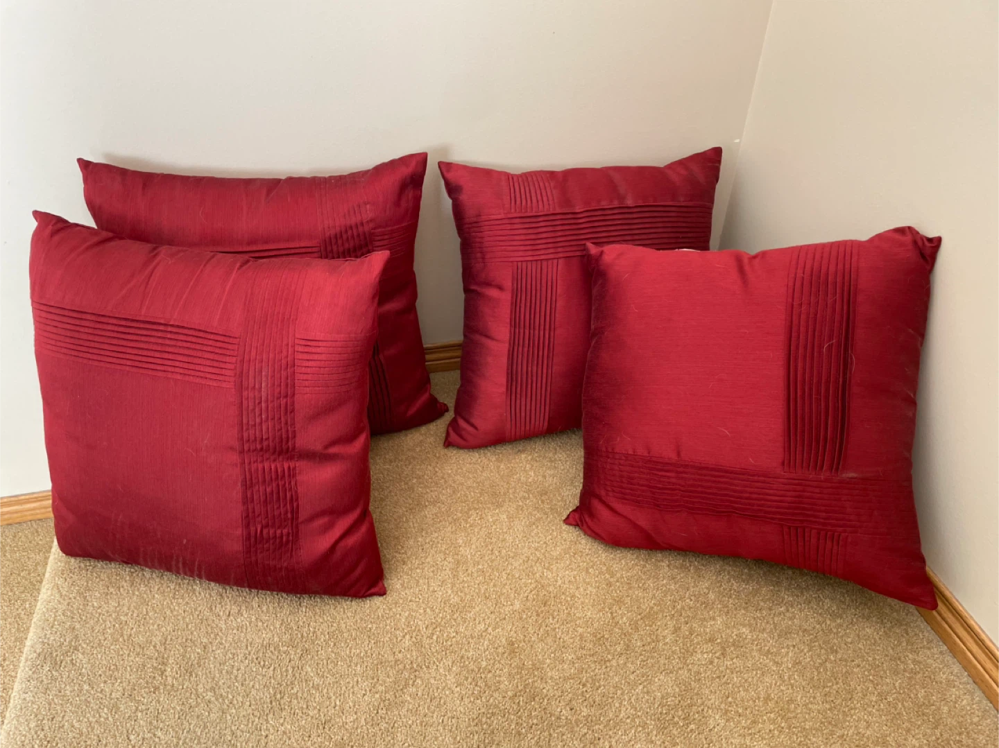 Set of 4 Red Decorative Pillows - photo 2