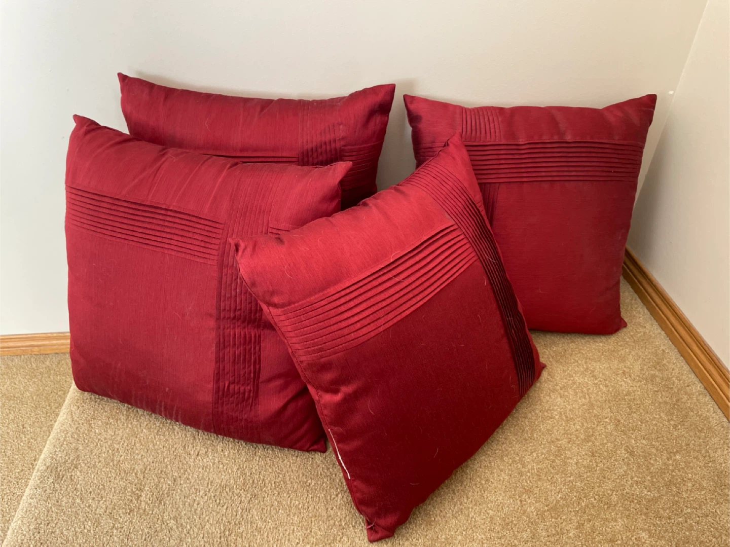Set of 4 Red Decorative Pillows - photo 3