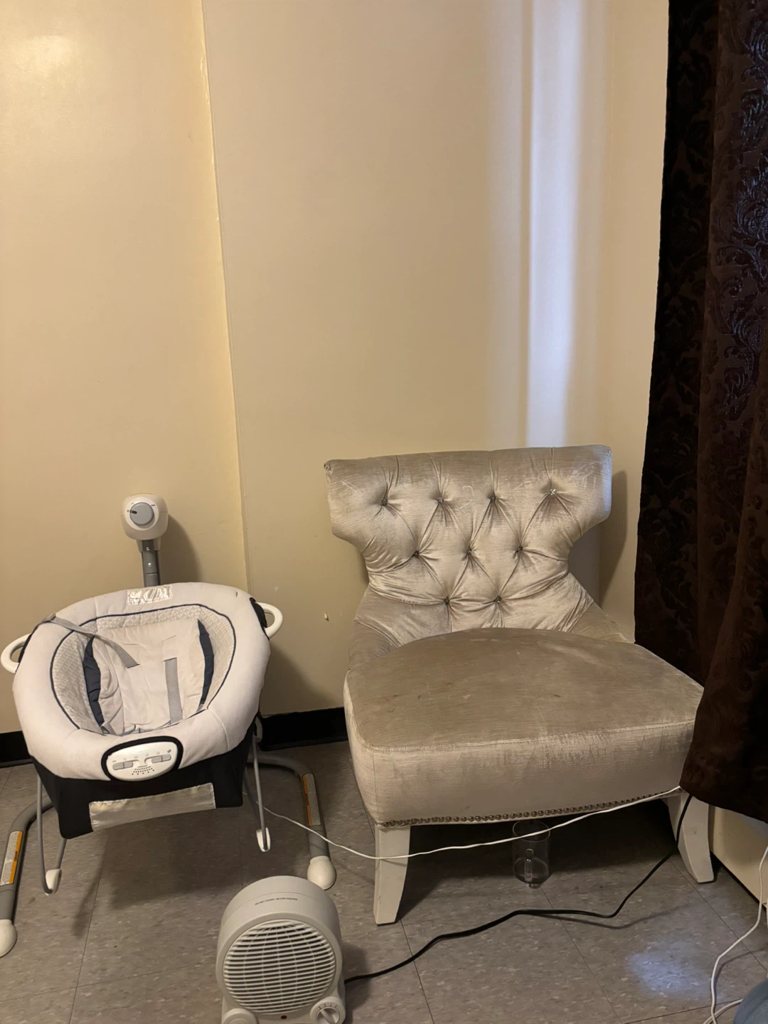 Tufted Accent Chair - photo 2