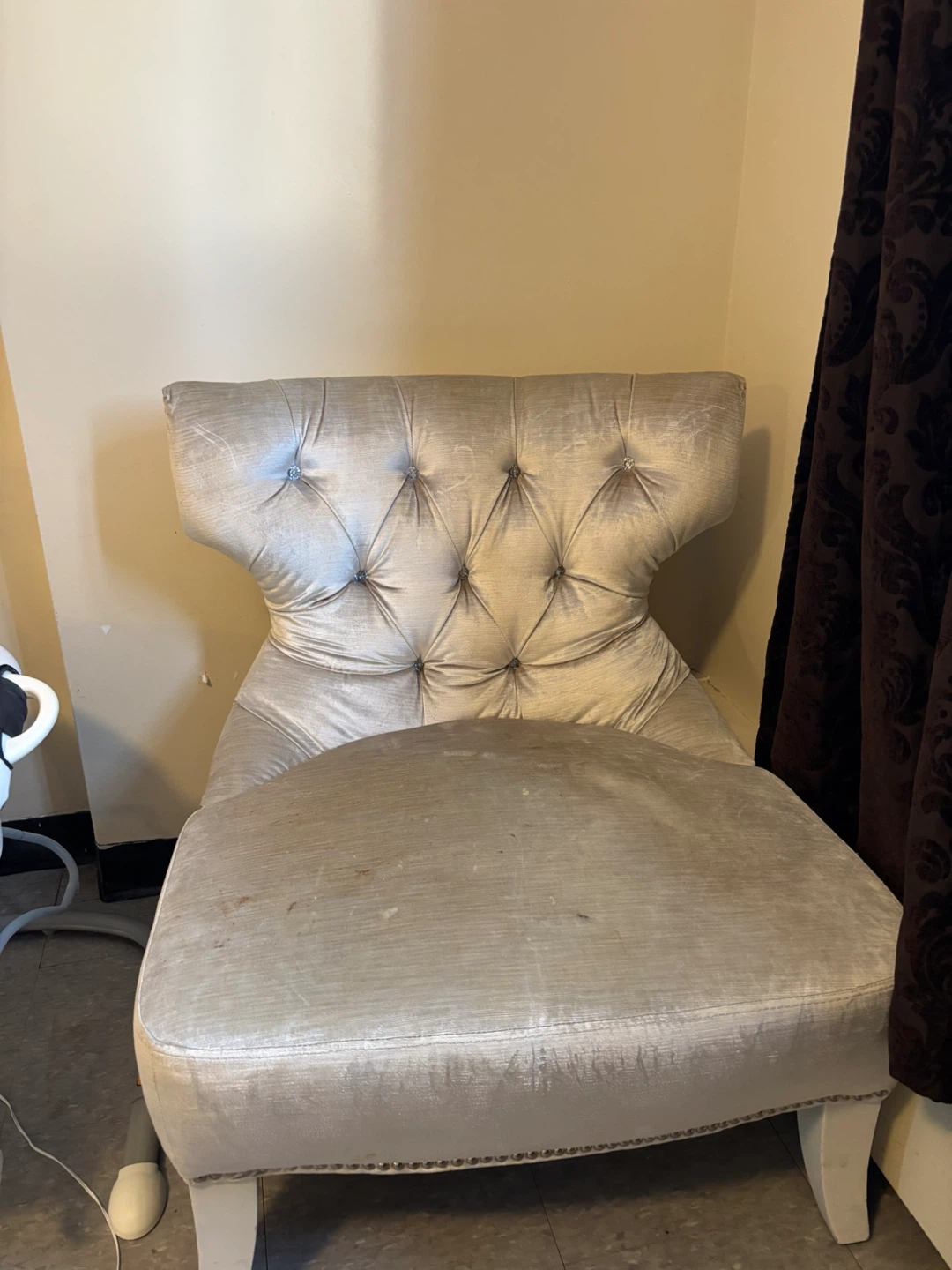 Tufted Accent Chair