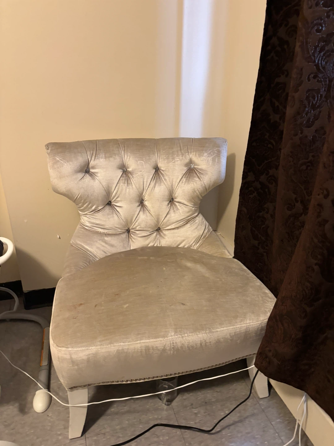 Tufted Accent Chair - photo 5
