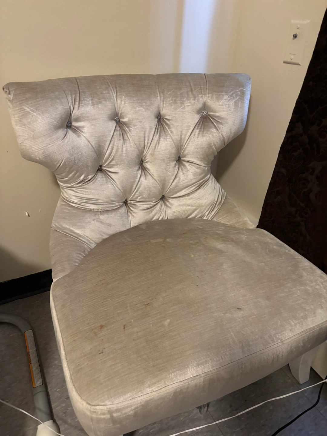 Tufted Accent Chair - photo 3