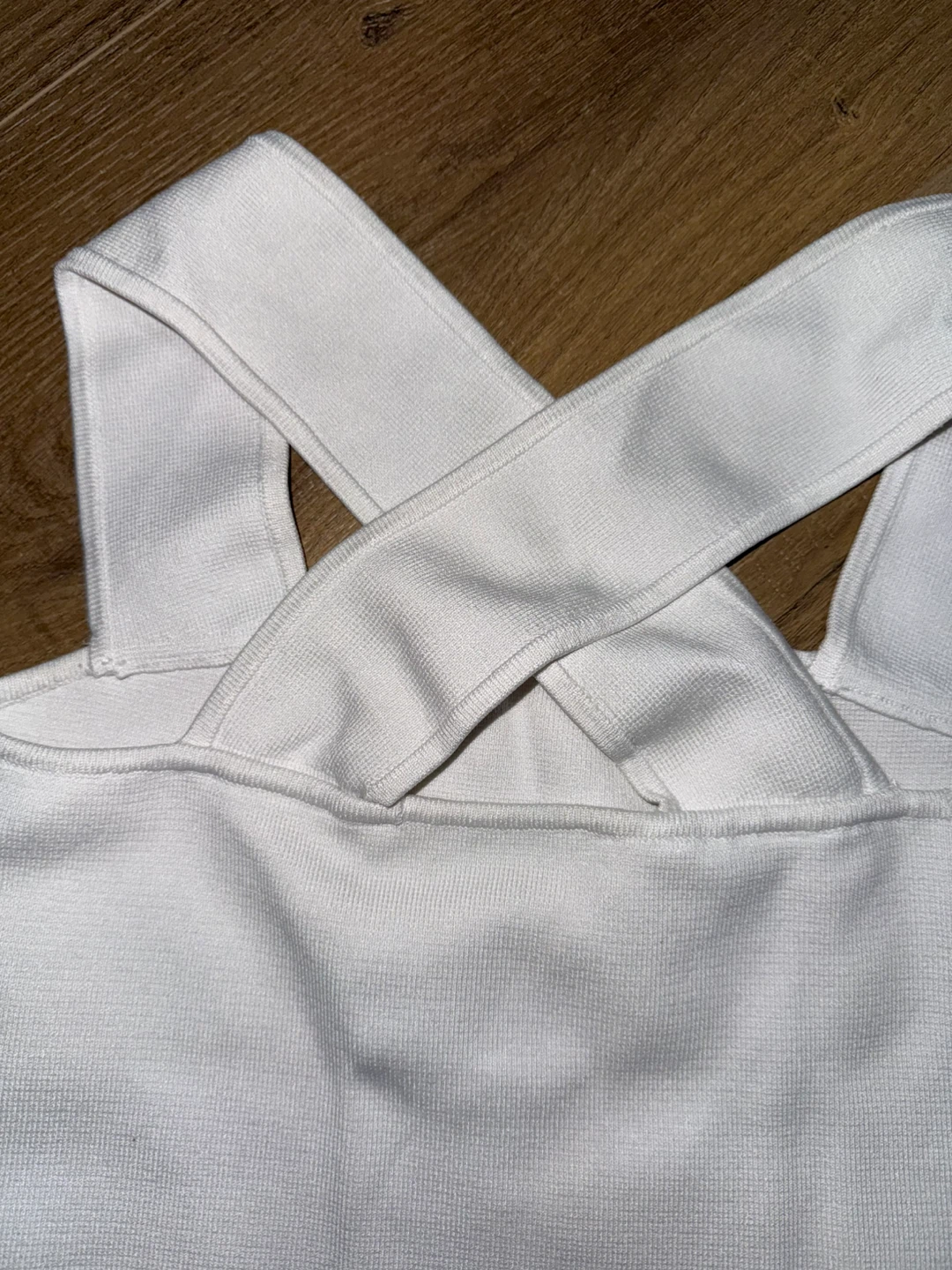 Babaton White Crisscross Strap Crop Top XS - photo 3