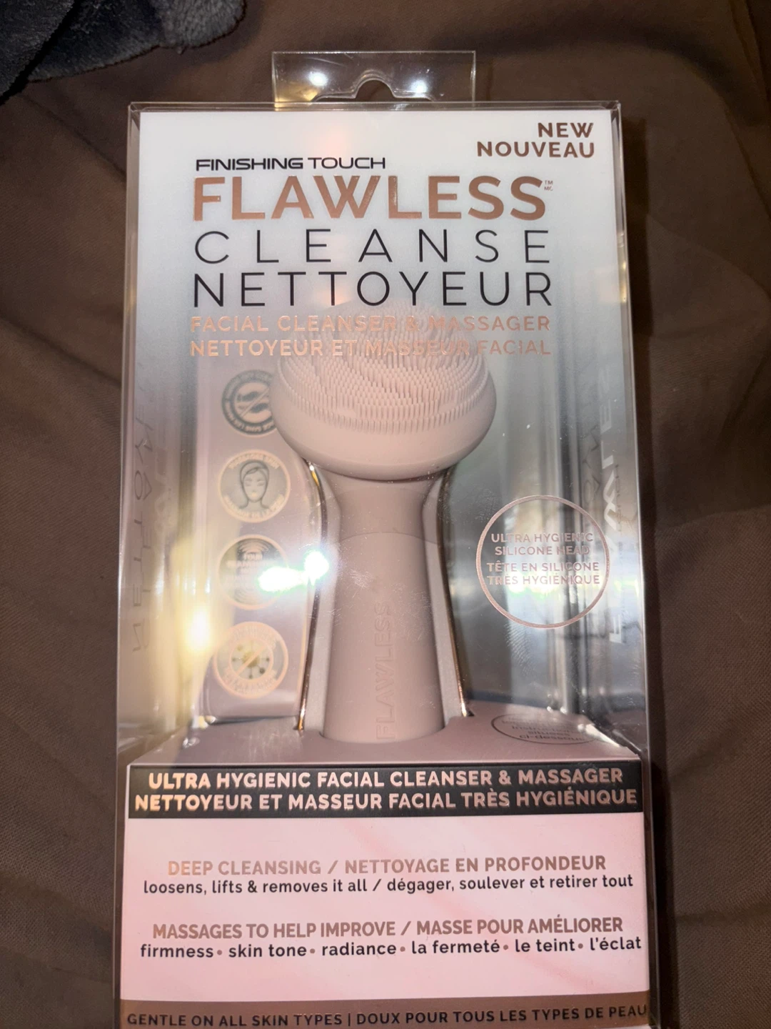 Flawless Cleanse facial cleanser and massager