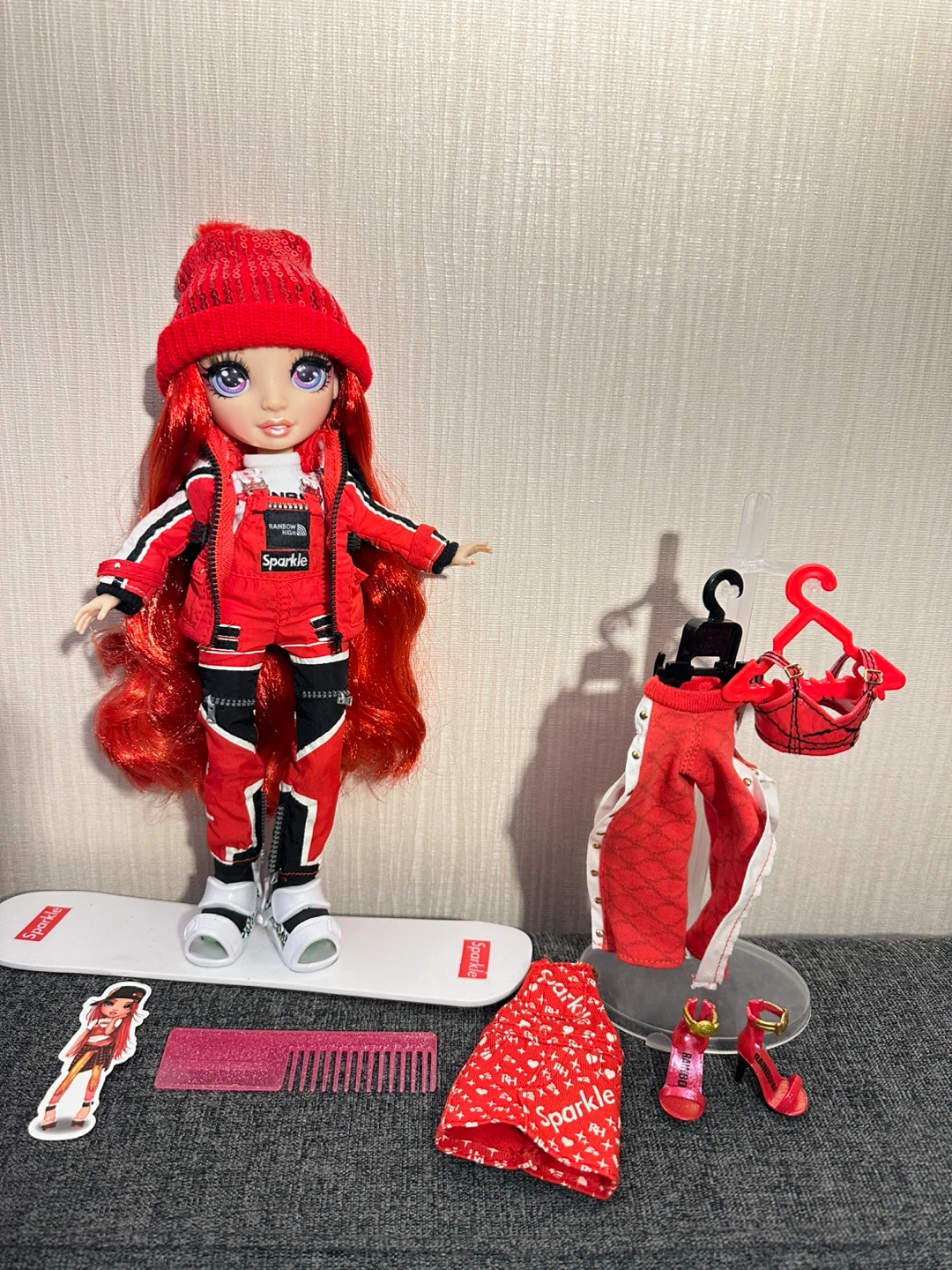 Good Value Rainbow High Winter Break Doll - Ruby Anderson - photo 5