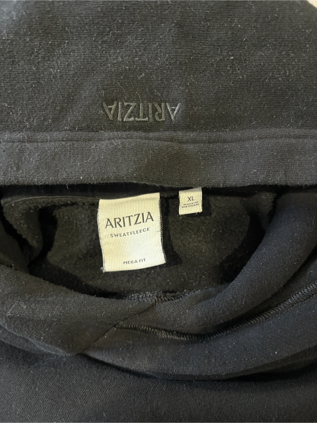 Aritzia Mega Fit Hoodie - Black - Size XL - photo 3