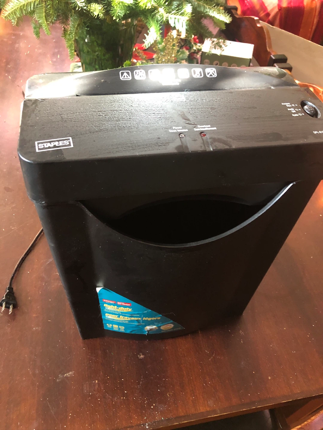 Paper Shredder. Staples Brand. Like New.