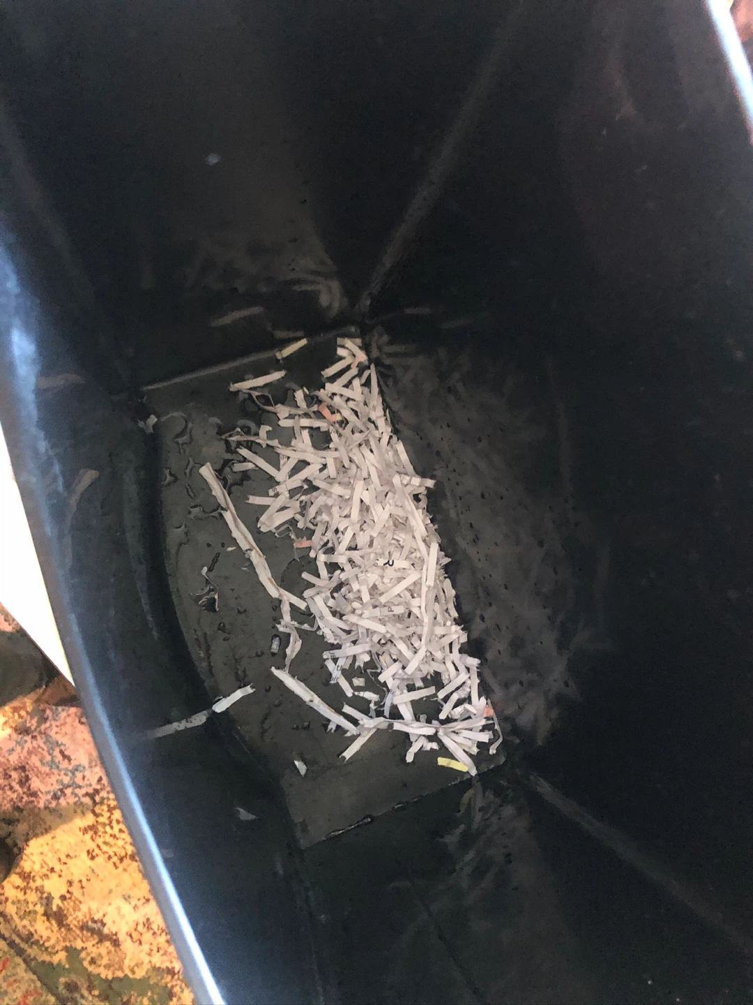 Paper Shredder. Staples Brand. Like New. - photo 3