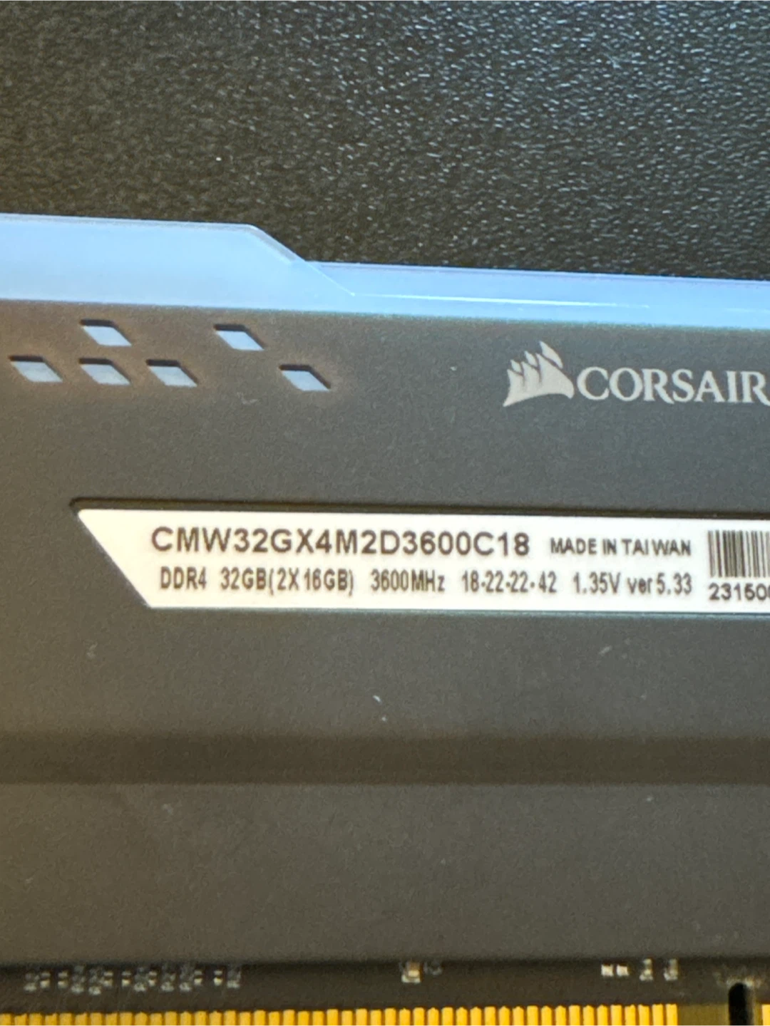 Corsair Vengeance RGB Pro DDR4 RAM (2x16GB) - photo 2