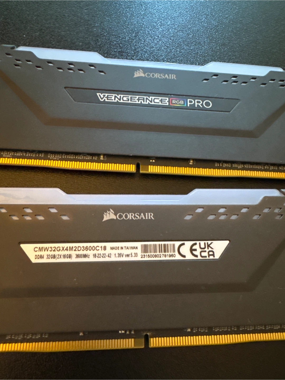 Corsair Vengeance RGB Pro DDR4 RAM (2x16GB) - photo 3