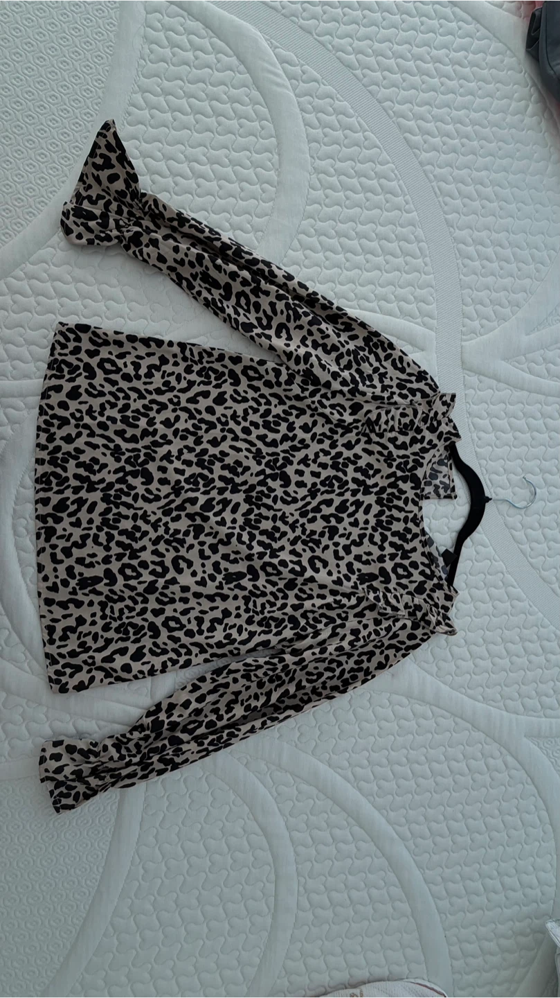 Women's Leopard Print Long Sleeve Top with Ruffle Detail