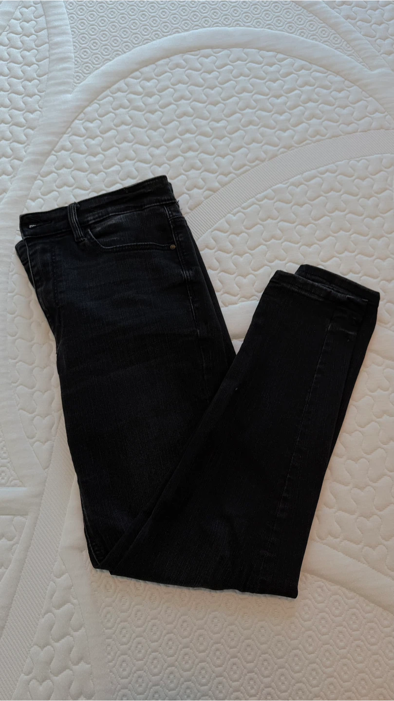 Stradivarius Black Regular Waist Jeans Size 08