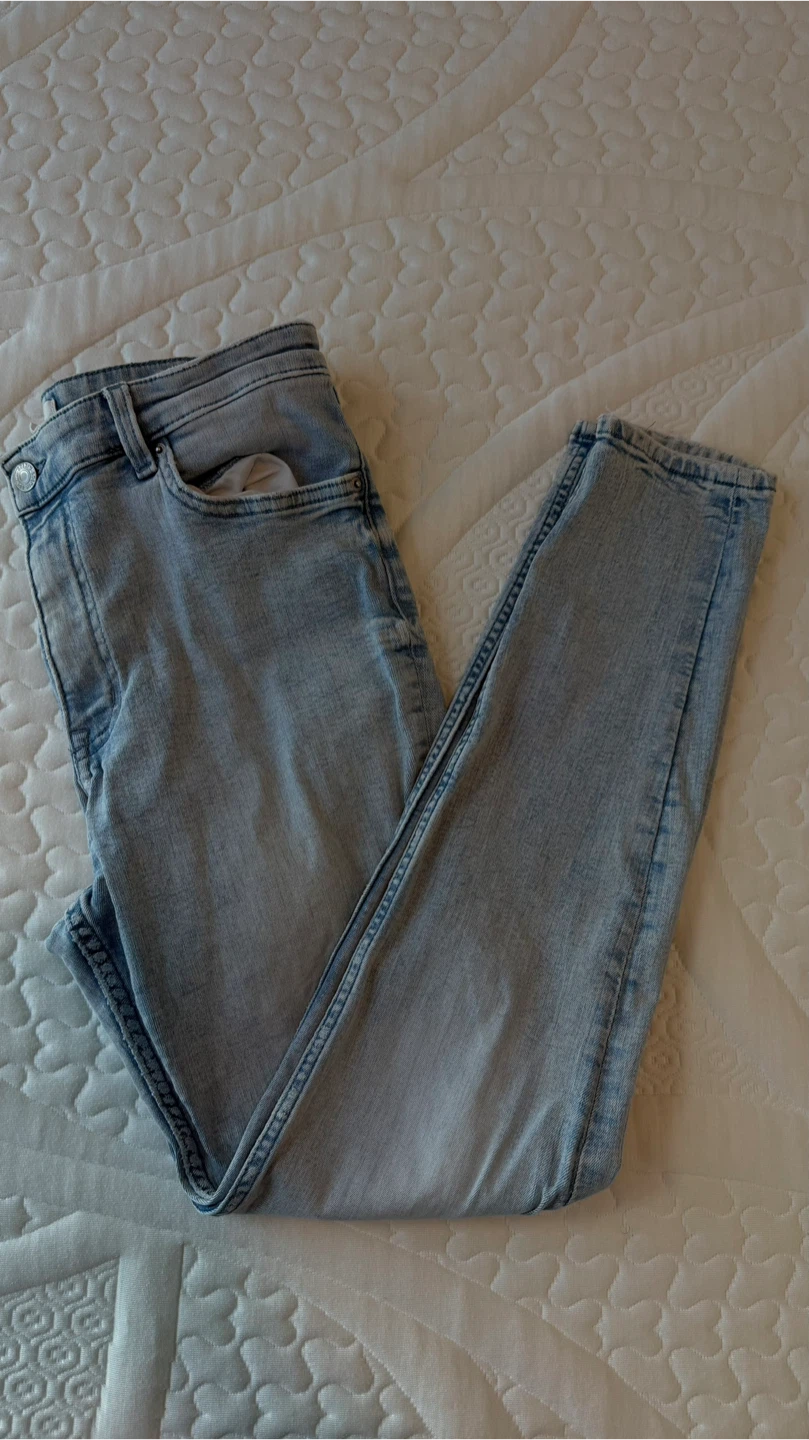 H&M Light Wash Denim Jeans