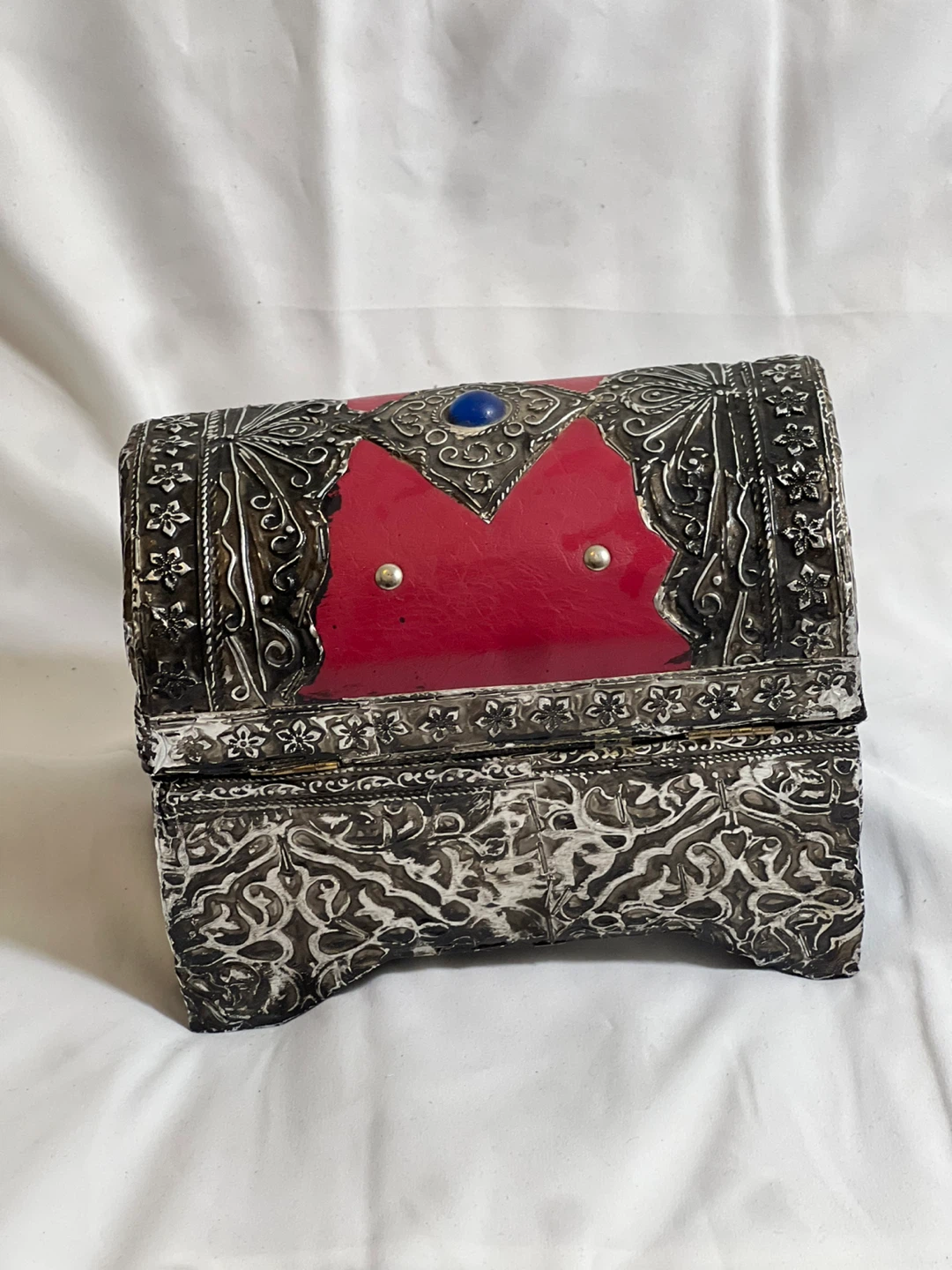 Decorative Trinket Box with Red and Silver Ornate Design - photo 4
