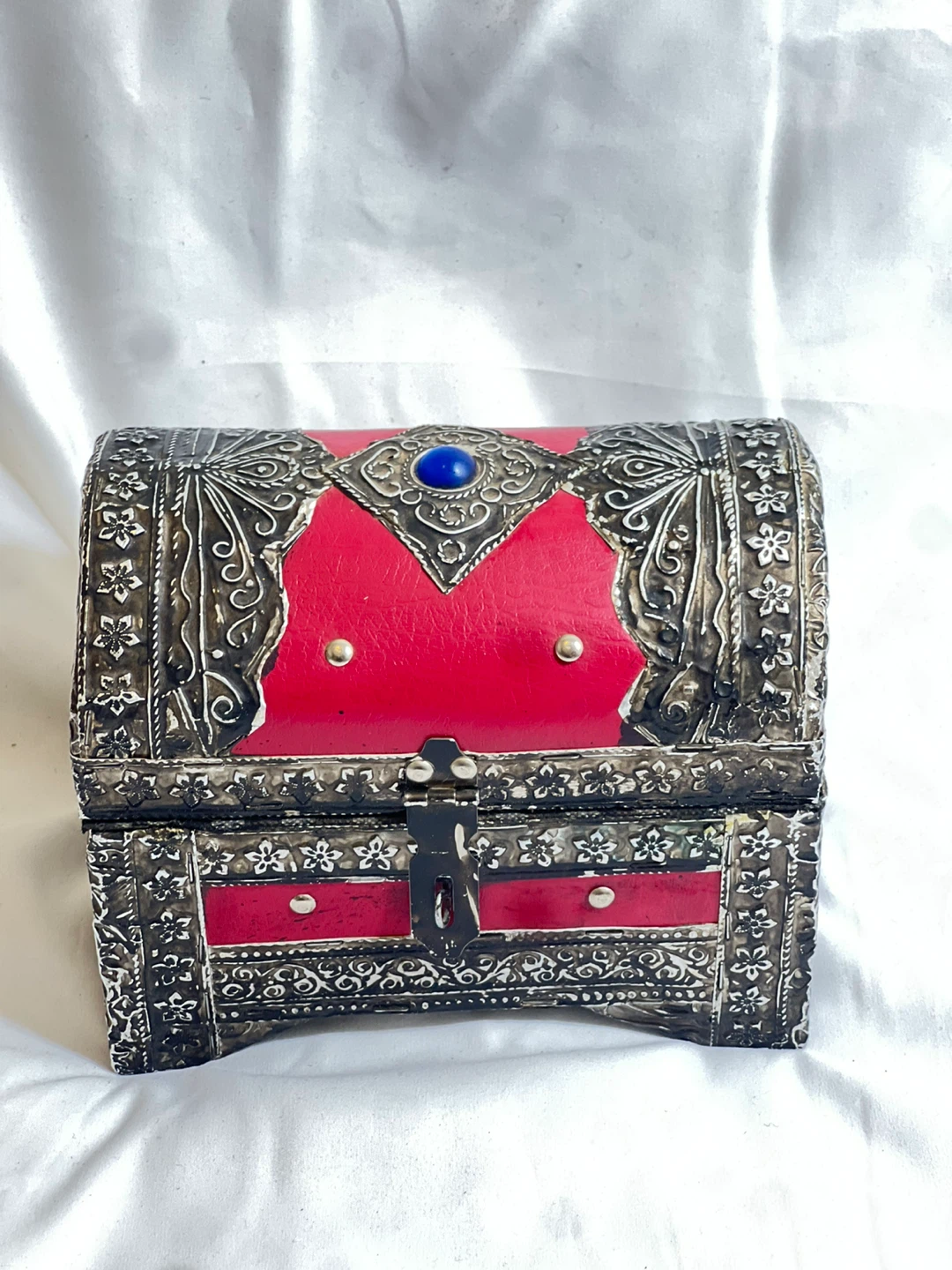 Decorative Trinket Box with Red and Silver Ornate Design