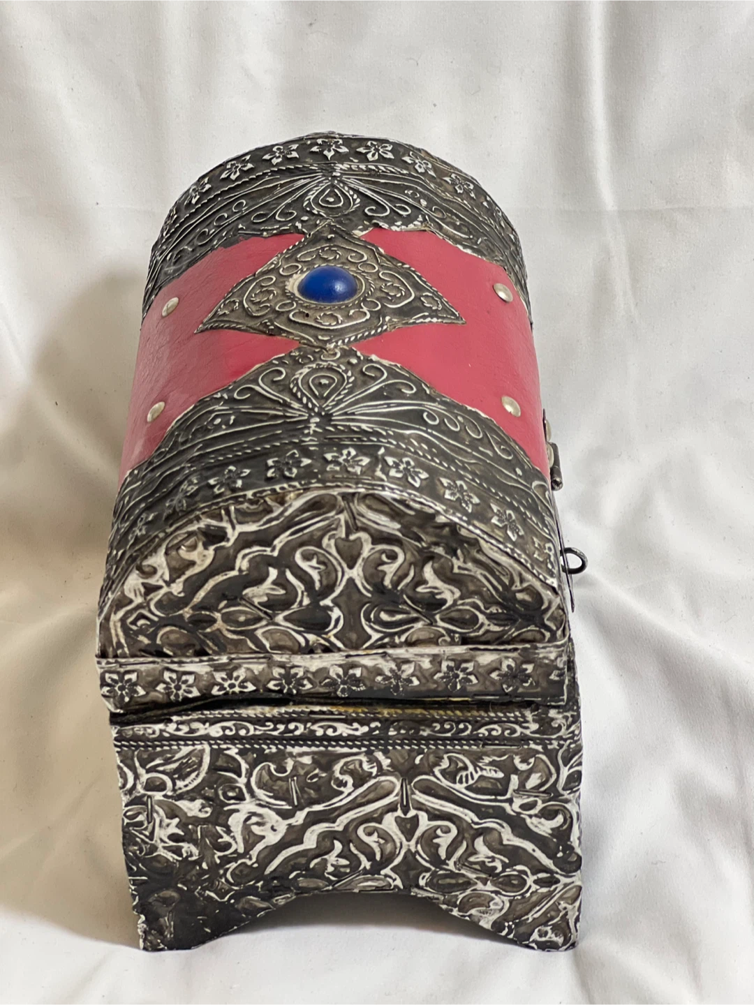 Decorative Trinket Box with Red and Silver Ornate Design - photo 3