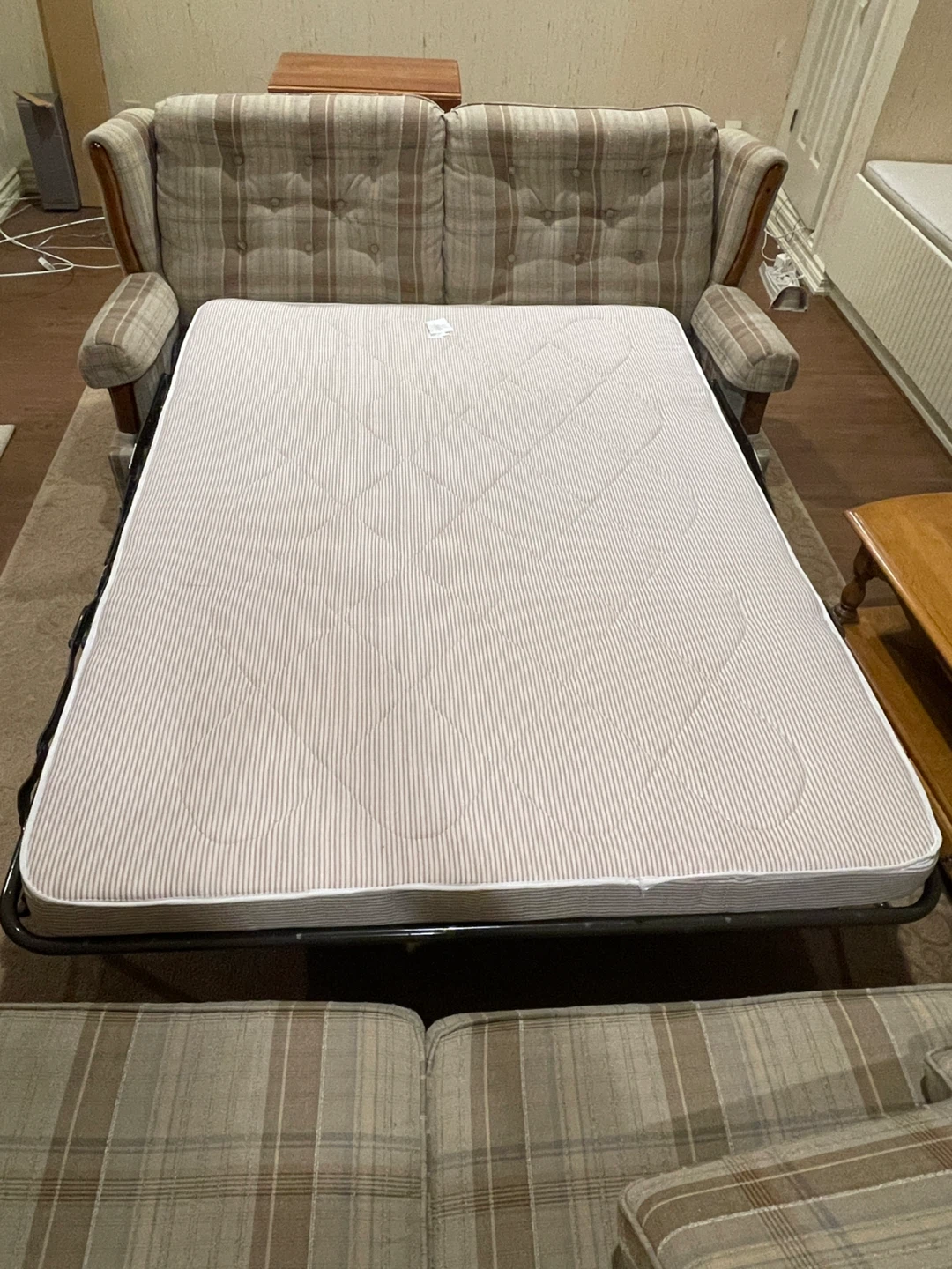 Two Matching Kroehler Sofa Beds - photo 3