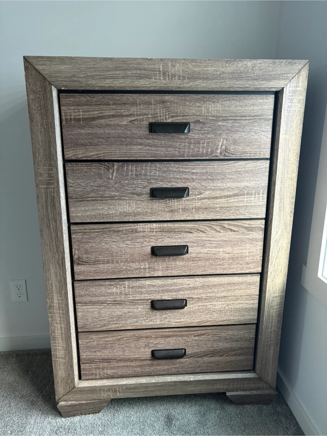 Wooden Dresser with 5 Drawers