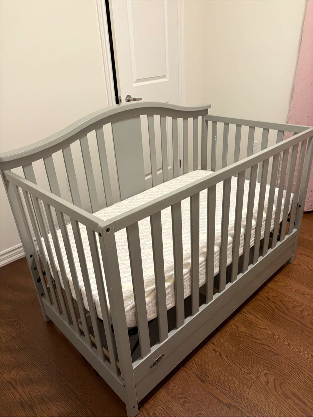Graco Grey Convertible Crib with Drawer - photo 2