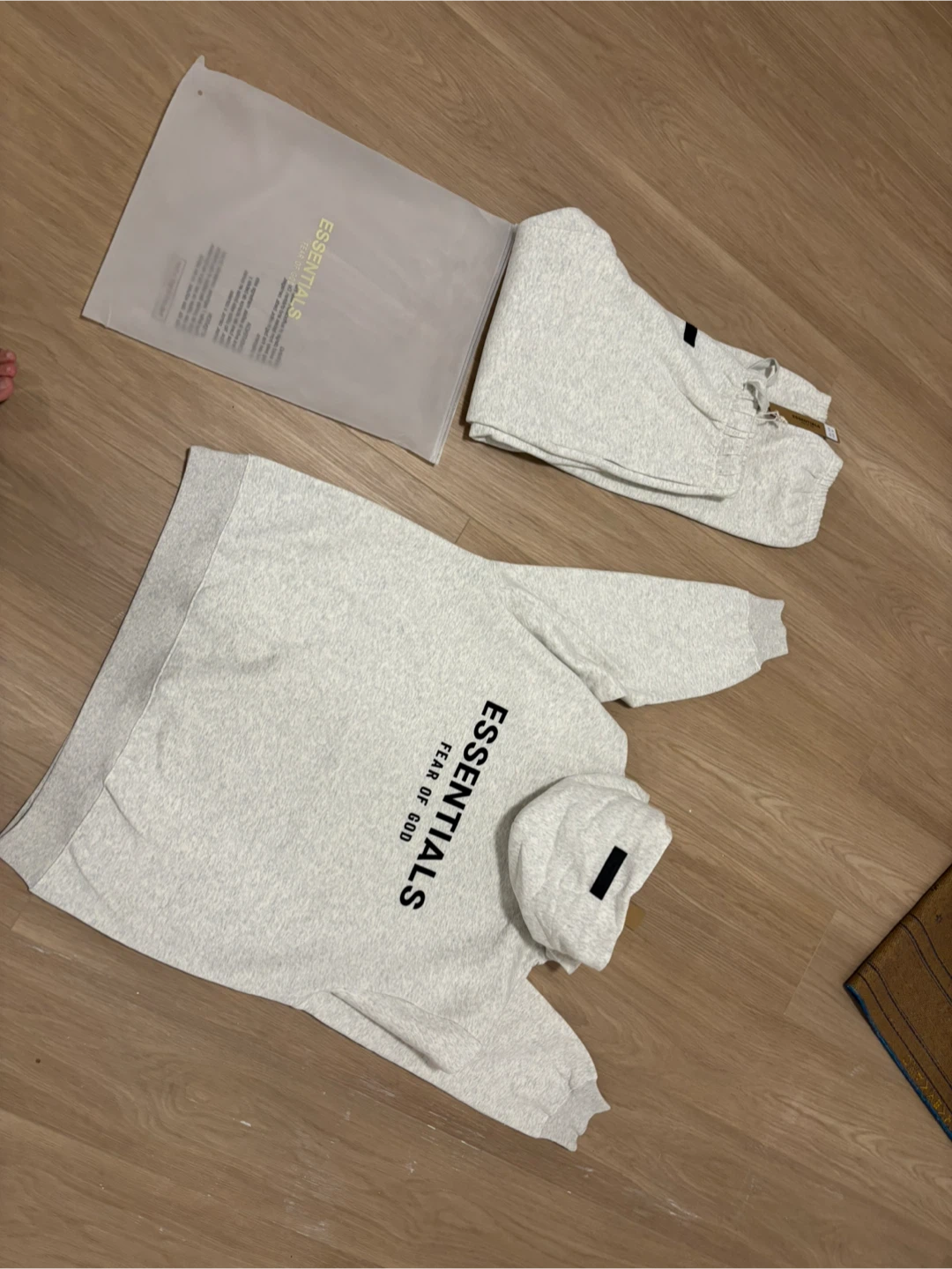 Fear of God Essentials Hoodie and Sweatpants Set - photo 5
