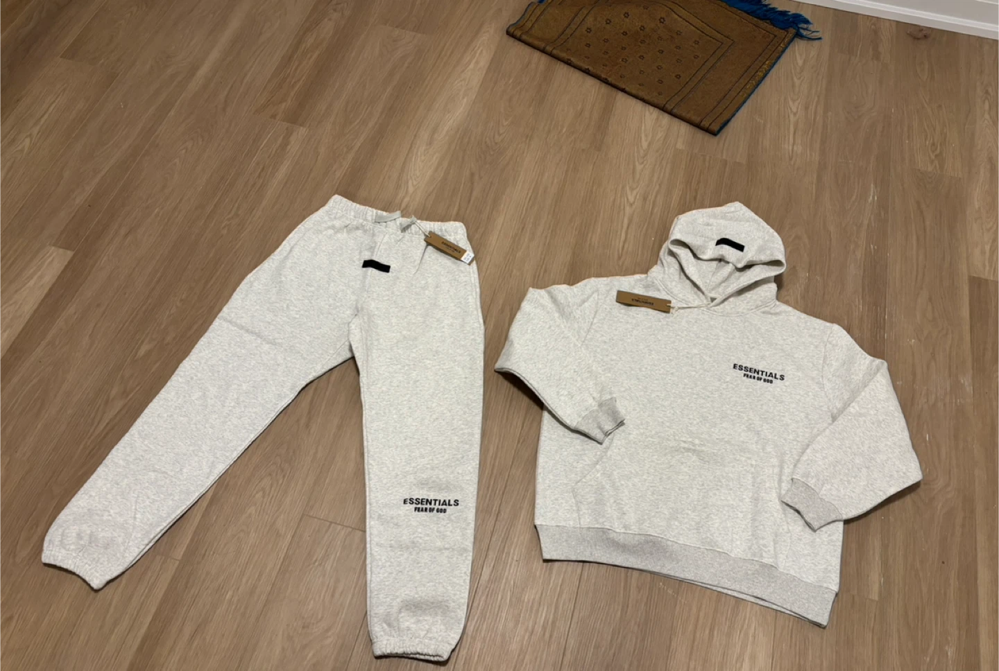 Fear of God Essentials Hoodie and Sweatpants Set - photo 3