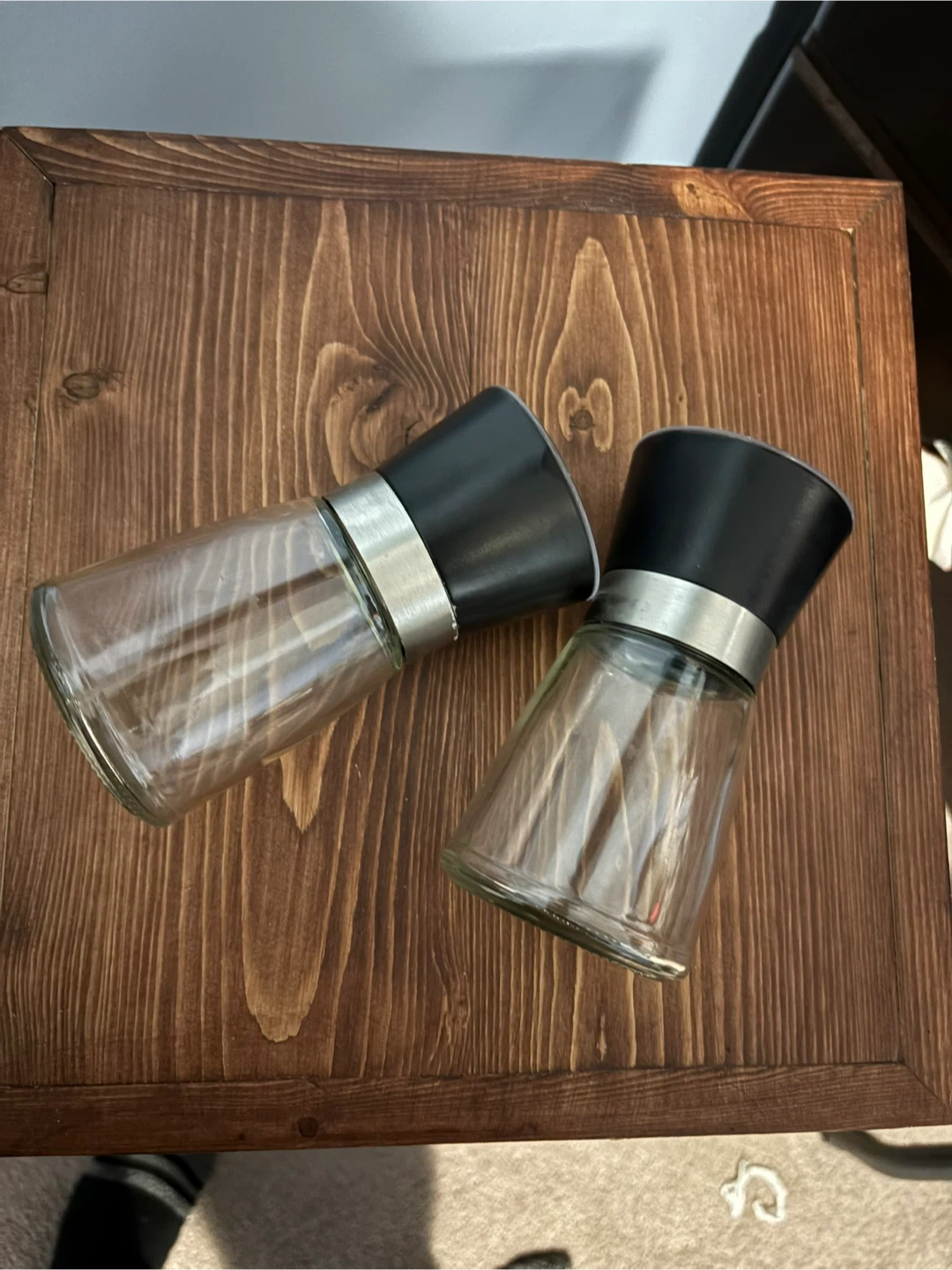 Set of 2 Glass Salt and Pepper Grinders