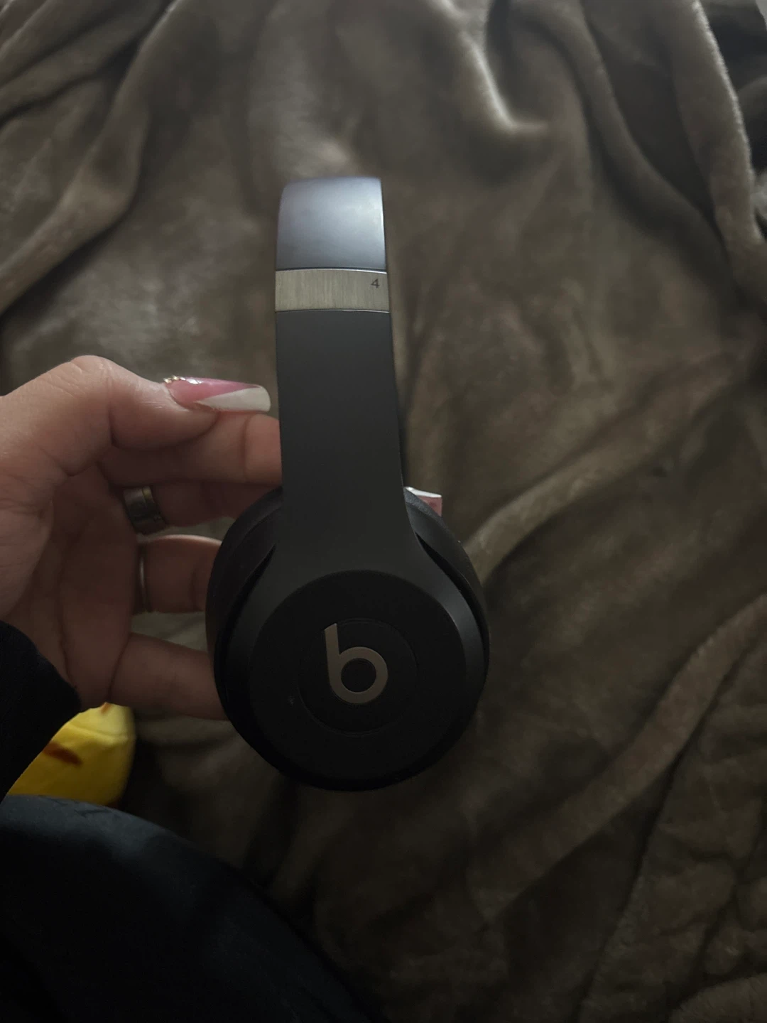 Beats Solo3 Wireless On-Ear Headphones - Matte Black - photo 4