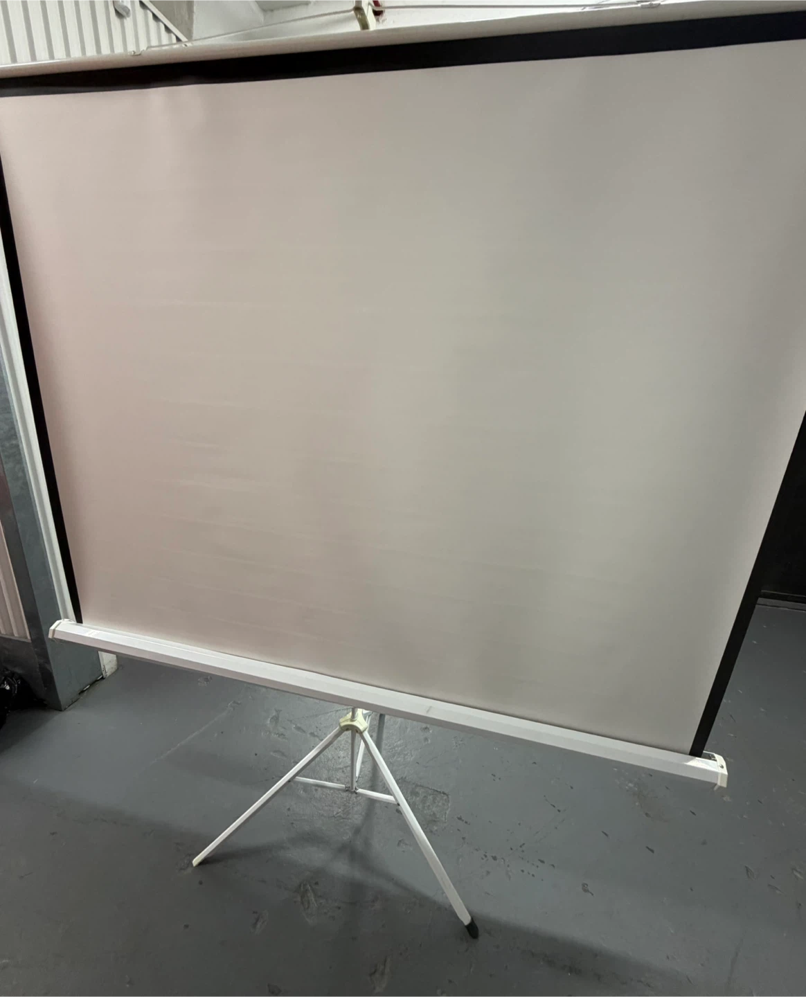 Tripod Projector Screen - photo 2