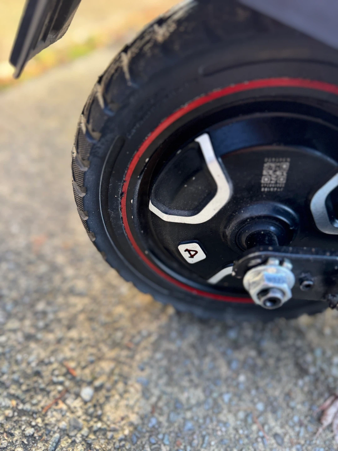 NIU KQi3 Max Electric Scooter - photo 3
